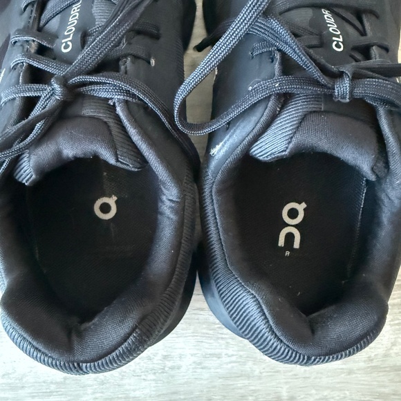 ON Women’s CLOUDRUNNER Black Waterprroof Running Shoe Size 7 - Picture 10 of 11
